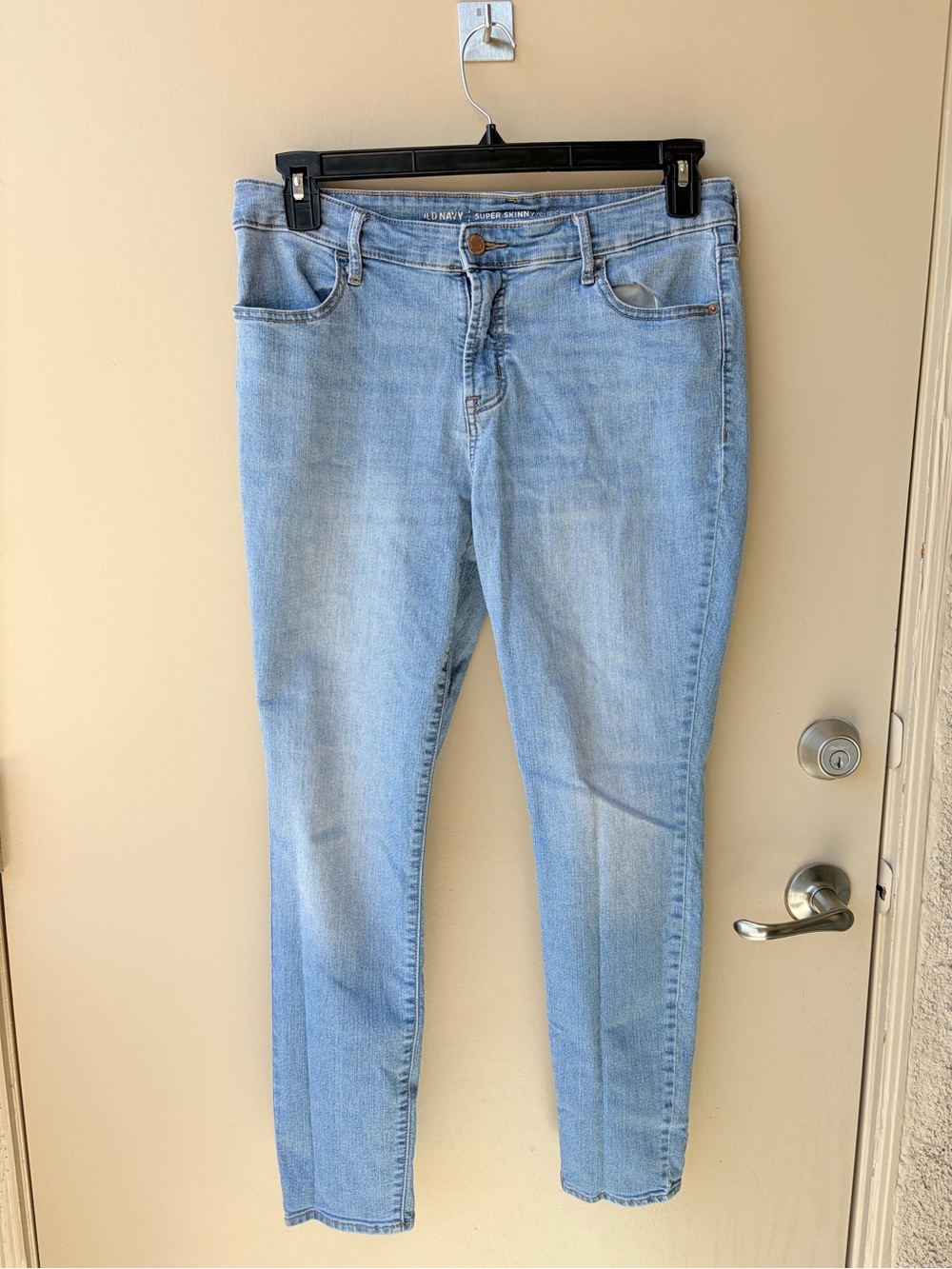 Light Wash Women’s Jeans - Old Navy